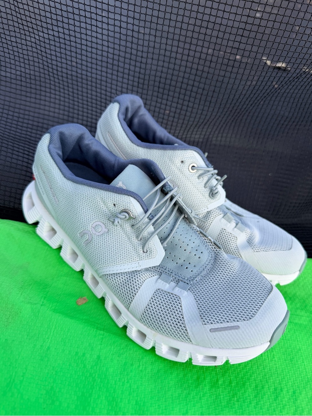 On Running Cloud Womens Running Shoes — Light blue/ White